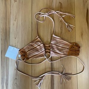 NEW Acacia Swimwear Top Size: M.